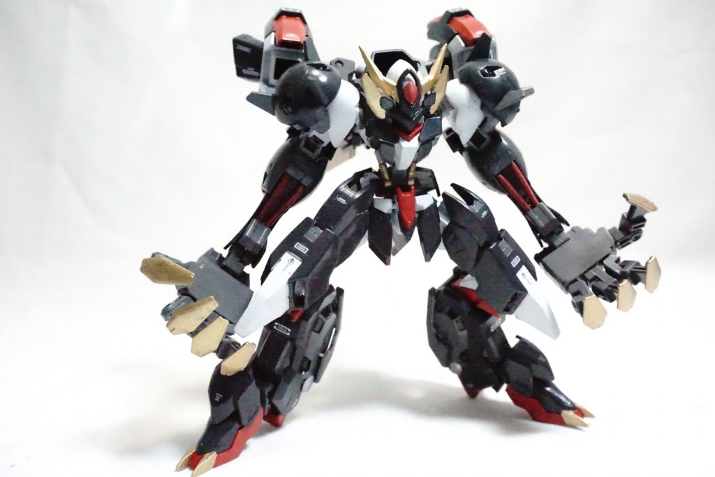 指は一応動くので多少ニギニギできます