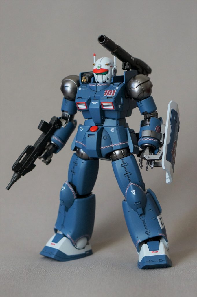 カラーリングは元の設定よりも青味を強くしてみました。デカールは付属の隊長機用のマーキングシールとオリジン汎用の水転写デカールを使用しています。