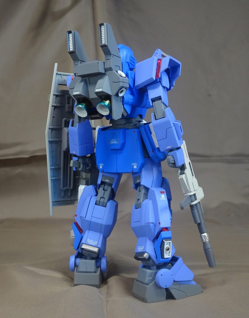 バーニアの焼け表現やノズルのビーズ埋め込みなど、若干ディテールを入れています。