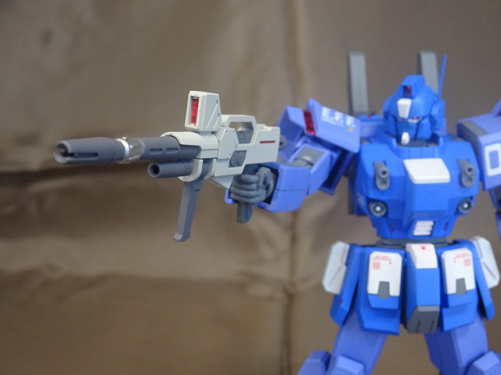 ビームライフルも若干塗り分け入れてます。