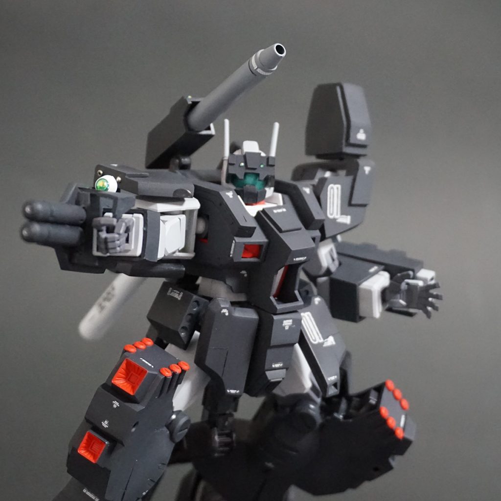 ダブルビームライフルを構えて