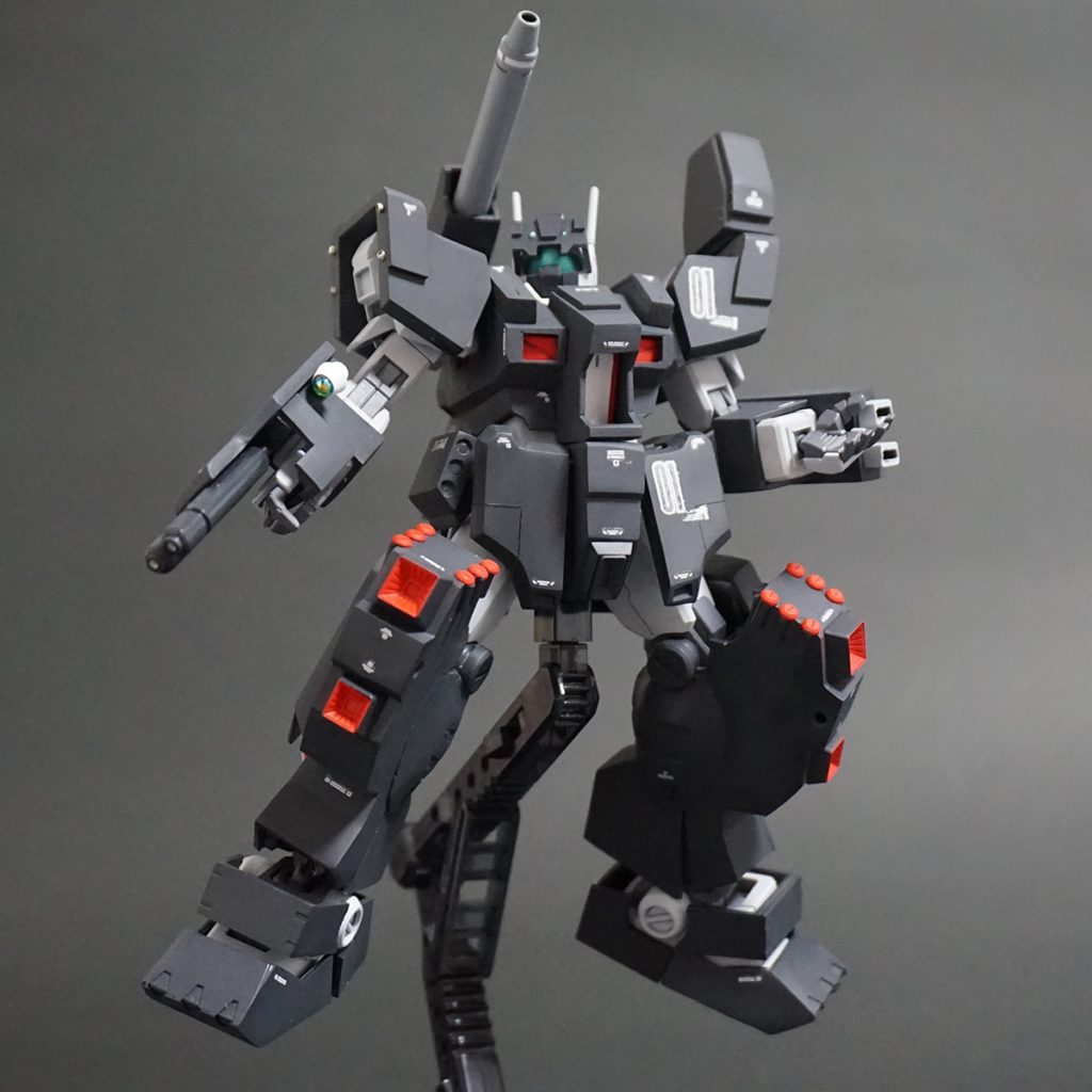 可動域は通常のGMⅢからそれほど変わっていませんが、さすがに肩・足部の可動域は狭まりましたね