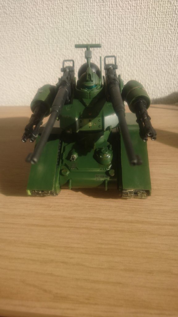 こだわったのは
・マニピュレーター
・履帯カバー
・後頭部のレーダー
です。