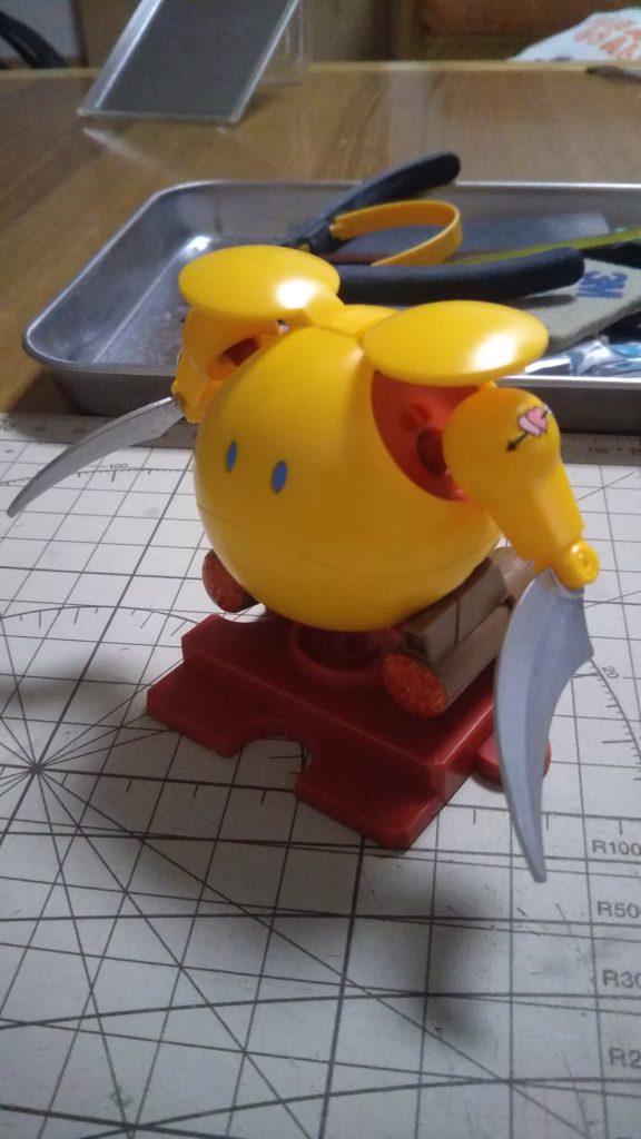 仮組み完成シール張りつけ、ハート♥️は塗装にするかシールにするか迷いましたが、結局シールに。なるべく余白を除きましたが。