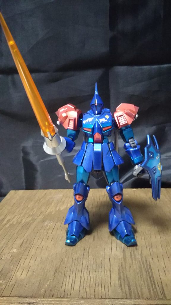 正面より。ビームサーベル?ランサー?長くて全部入れて撮るの大変です。