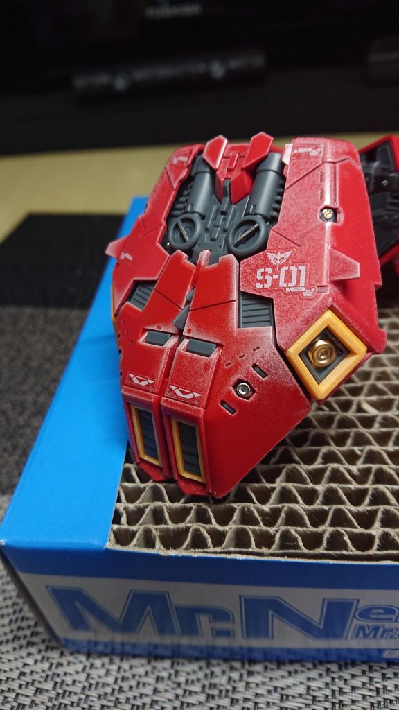 盛大にやらかしました
かなり雨が降っているにもかかわらず玄関先でつや消しスーパークリアを吹いたら真っ白です( ;∀;)
今はタミヤのウェザリングマスターや黒のパステルでごまかしてます