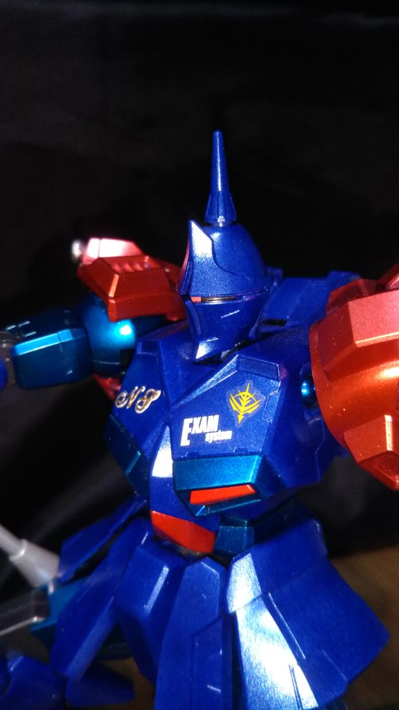 青色2種類、赤1種類、で塗り分け。メタリック塗装がくすむと怖いんでスミイレ無しクリアコート無しなんでデカールの段差目立ちますね。