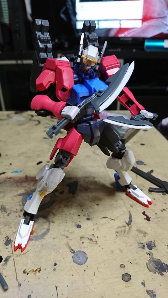 製作過程頭部をデュナメスに決めて、フラウロスっぽい機体をネクストフレームで作りたいと思いフラウロスのパーツを使い頭部もそれっぽく製作してみましたが別人に仕上がりました