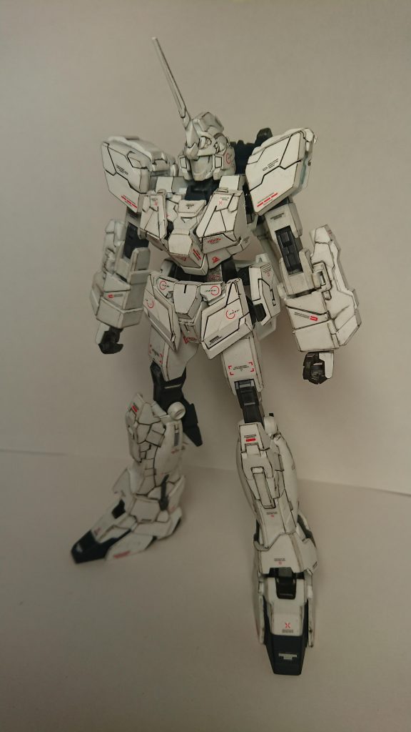 HGユニコーンの部品を切って貼って、削って、いやぁ良い勉強になりました。パステルシャドウがうまくいかずに汚れ見たいになってしまったのも反省。まぁ今の自分だとこんなもんですが、またがんばります。