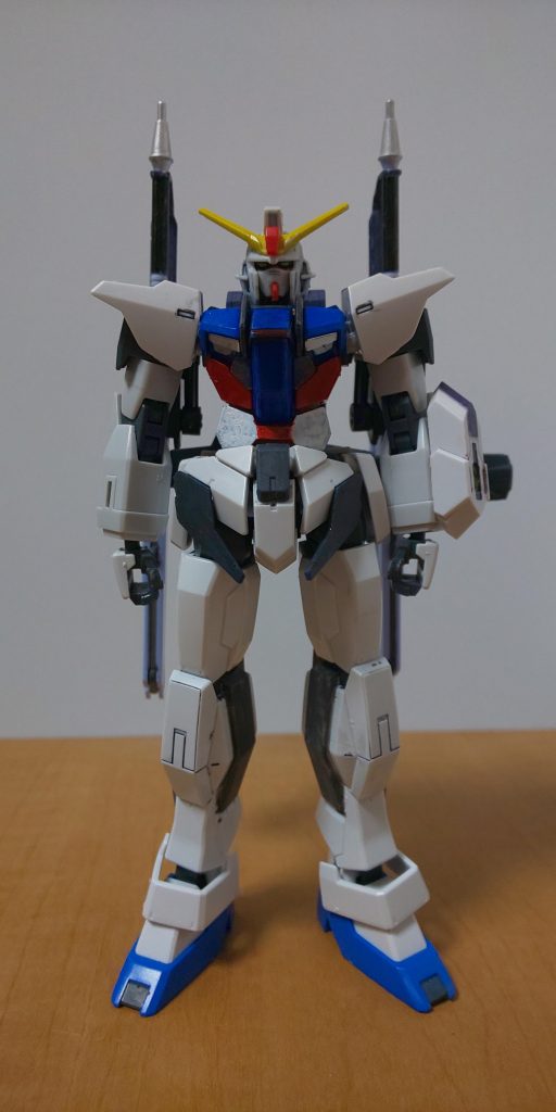 まずは素立ちで正面から

うん、面影が('ω'乂)ﾅｲｯ!

武装は

　　ビームショットガン
　　ビームシールド
　　大型実体剣 ×２

と、非常にシンプル、、、(少なくね？)



運用方法としては