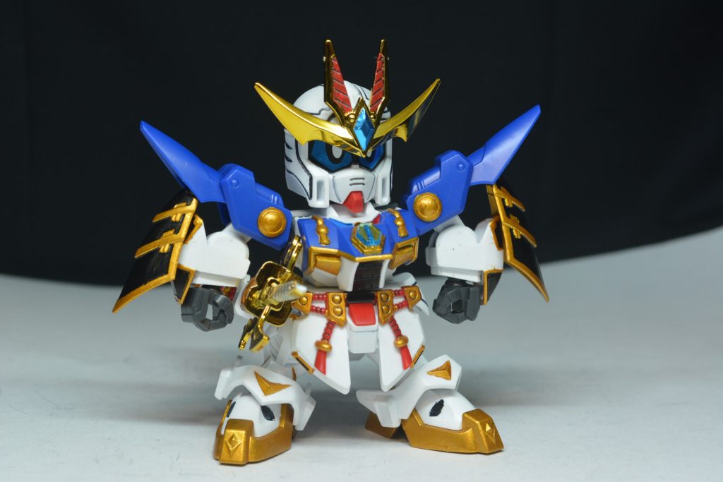 ## 軽装形態

烈光の意匠を残しつつ豪華になっています。