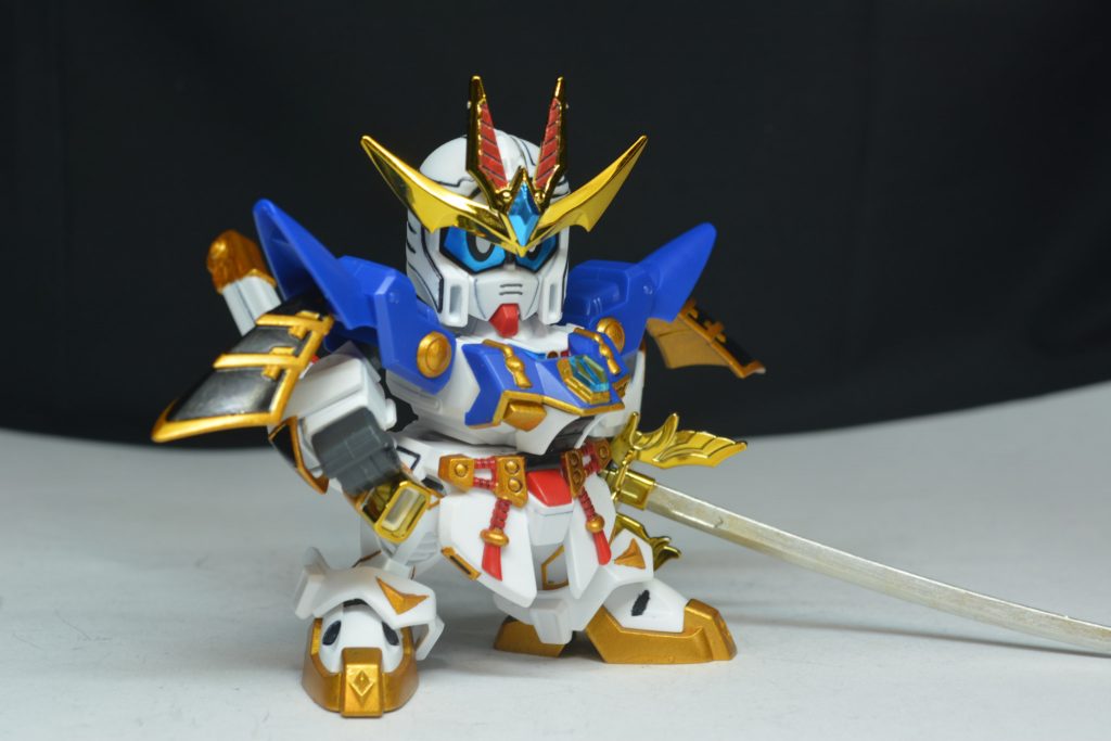 ## ポーズ1

軽装形態で刀を抜いて