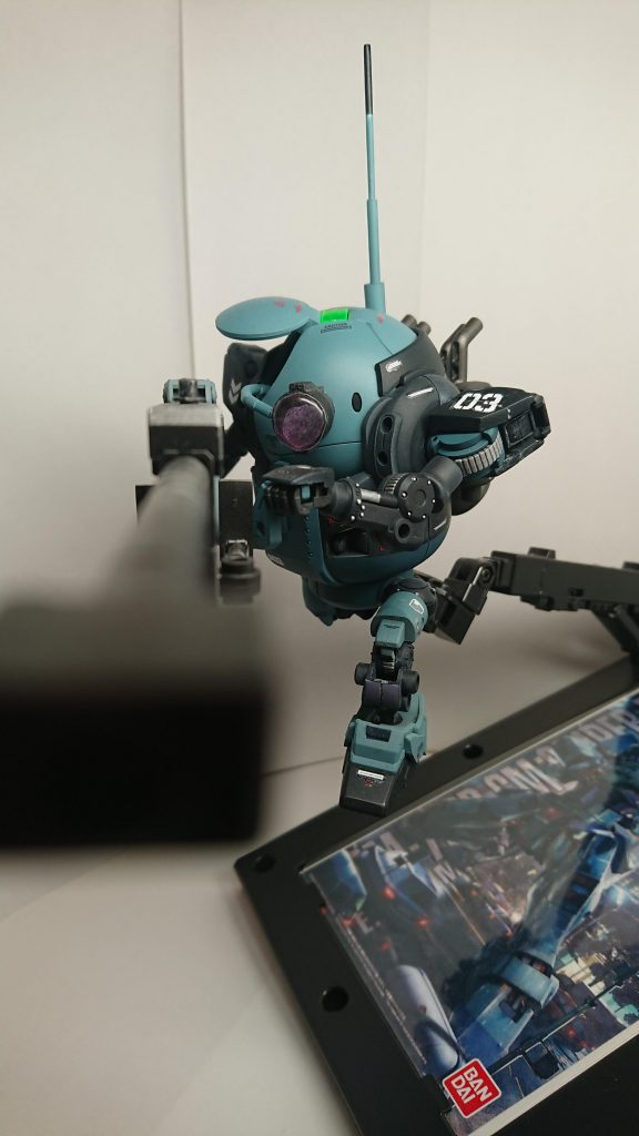 ほぼ改造なしですが、肩はHGユニコーンを被せて、足がSDのユニコーンに変えてます。