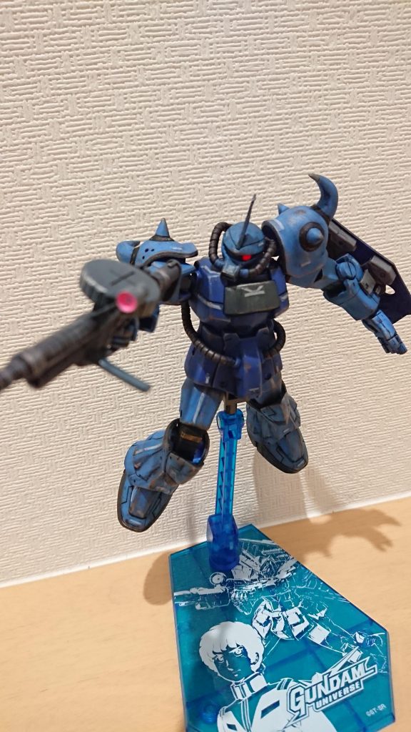 ウェザリングカラーのバイオレットは
武器、動力パイプ、バックパックなど鉄部品に着色させ、風化した色合いを持たせています!( ゚Д゚)ゞ