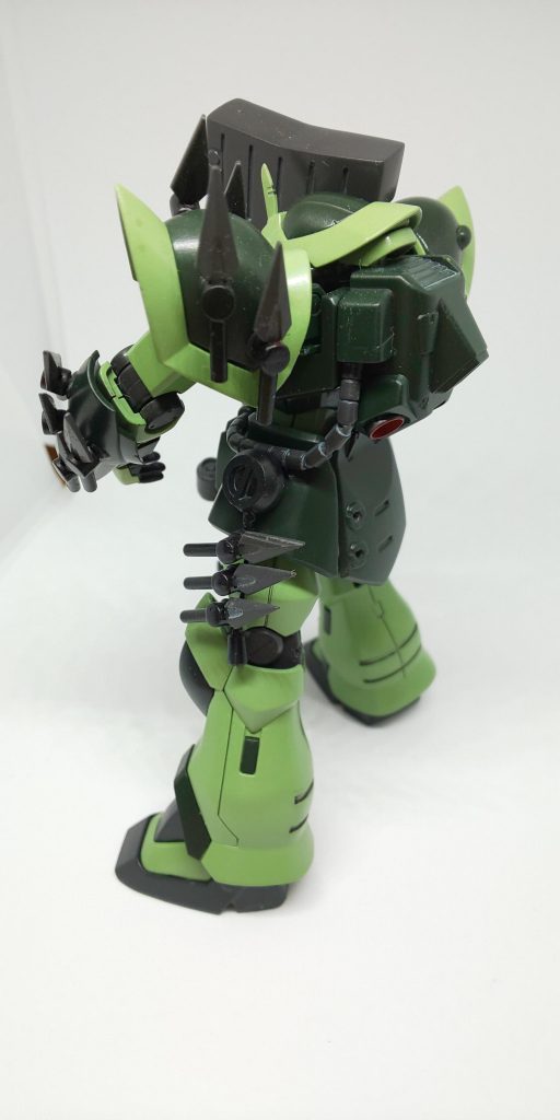 ジャンク品にて、3連ヒートダートラックを左腰部に追加。