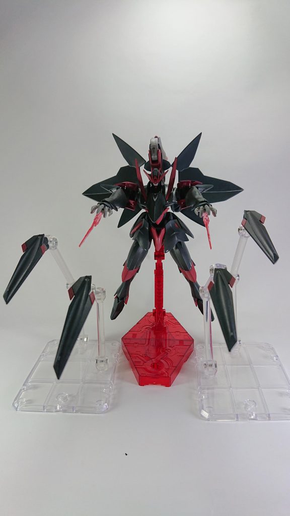 フルバースト!! ビット4機・大型ビームキャノン・腹部のビーム砲・手のビームバルカンの一斉射撃です。