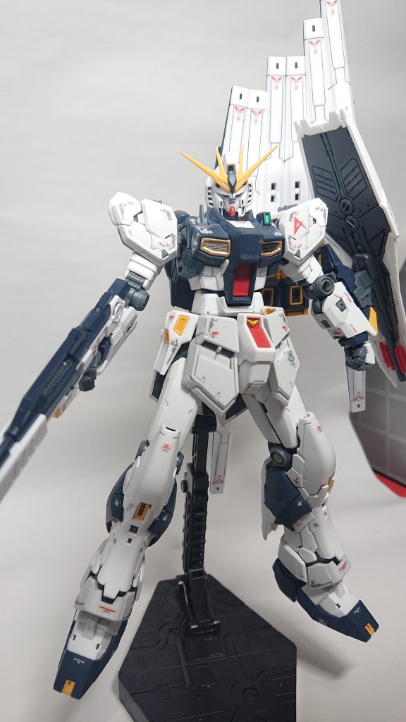 ν ガンダム(5作目)–4枚目/制作者：hIrokI