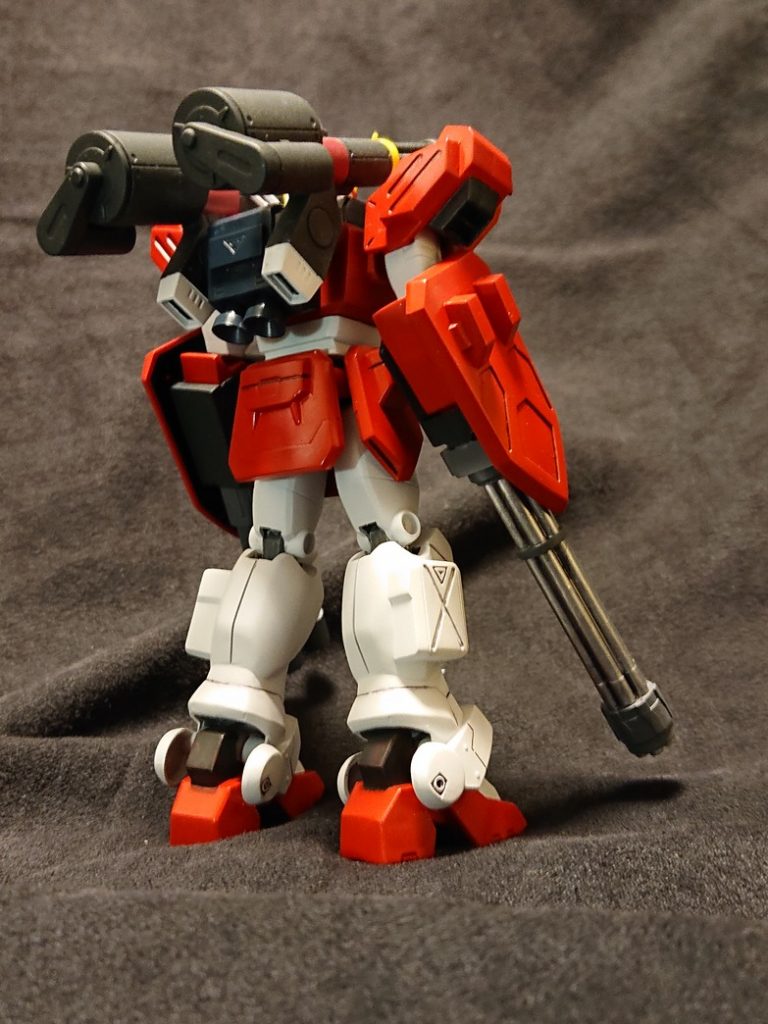 バックパックはヘビアのを削って穴開けてさしただけ。
アーミーナイフがないのは後述。