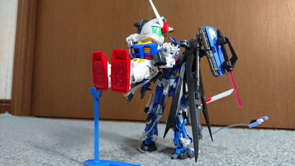 マイナーチェンジしたところがいくつかありますが１番の変更点は背中です
クロスシルエット背負わせました