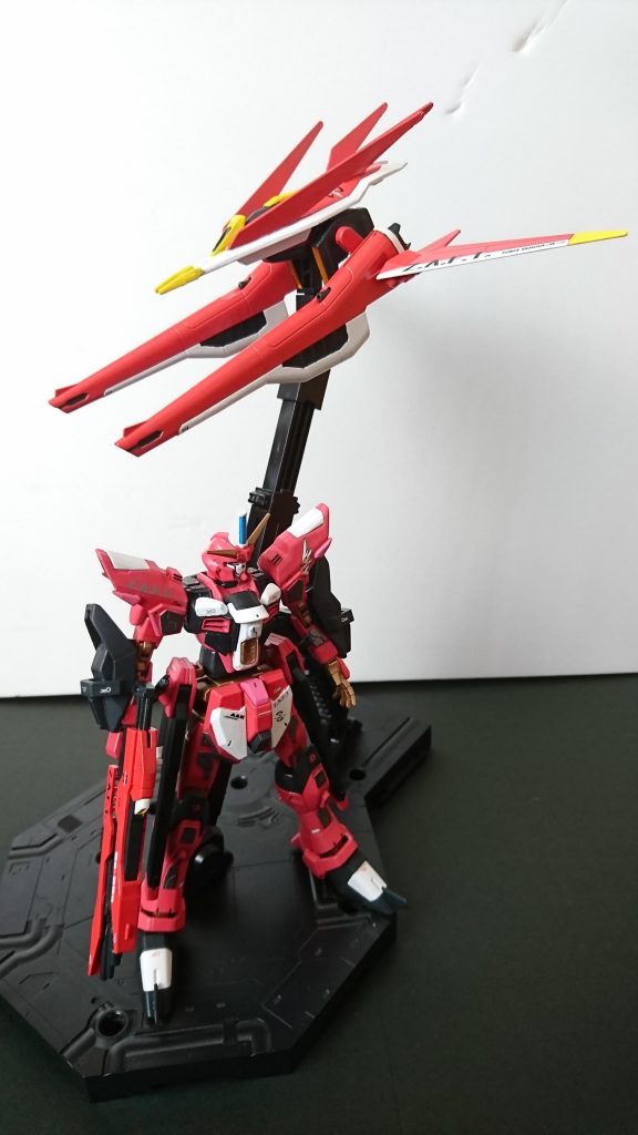 本体とバックパックは分離することができ、支援機セイバーストライカーとして運用することが出来ます(^-^)