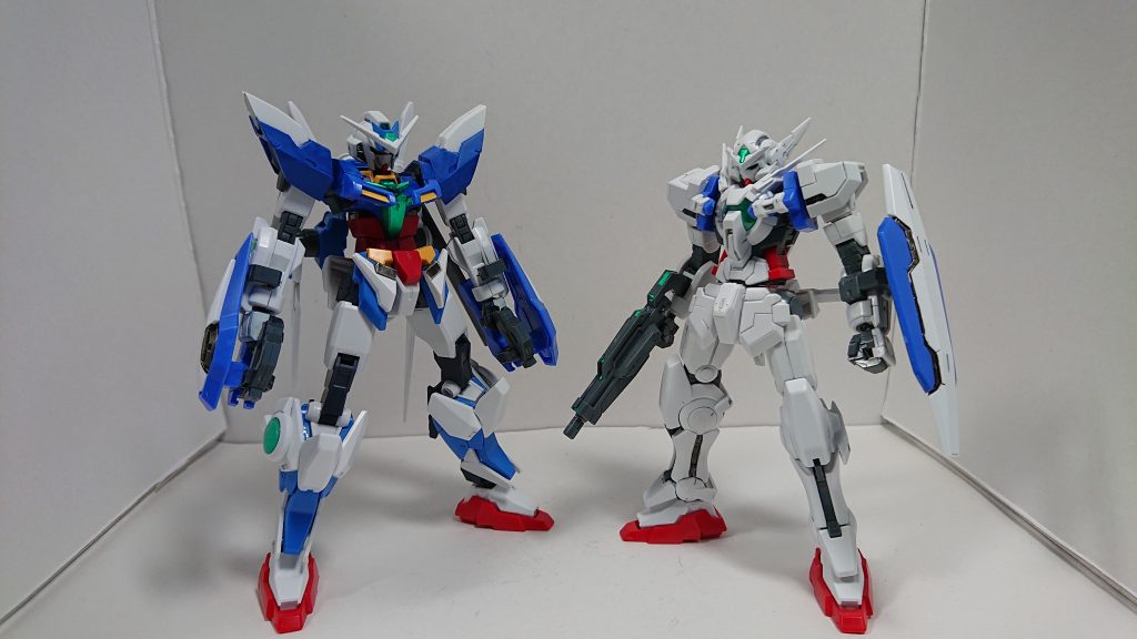 エクシアと共通パーツの多いアストレアとのツーショット