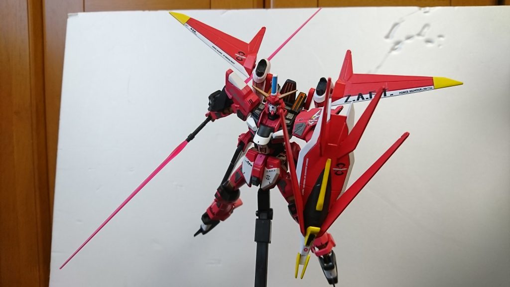 ・腰のビームサーベル装備時