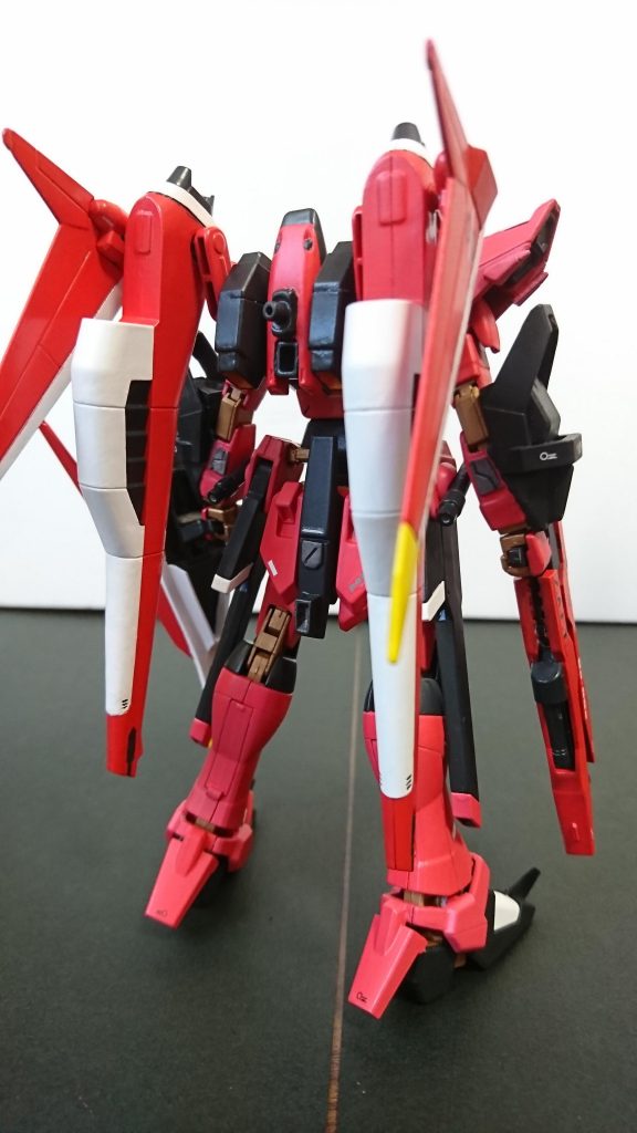 ・後ろ
本体カラーはピンクとサーモンピンクを組み合わせたカラーを使ってます