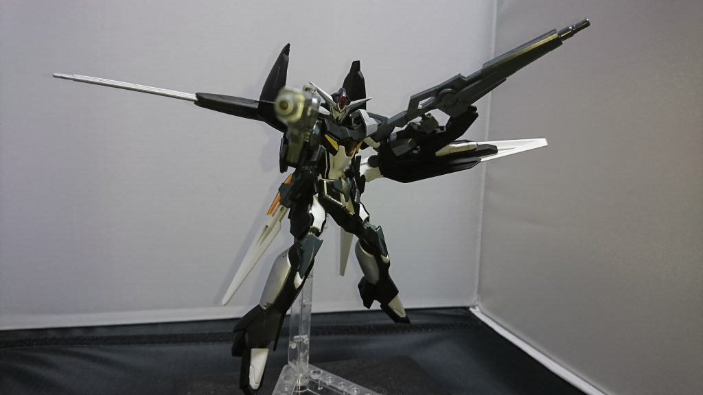 当初から可変を想定していた為にリバーシブルガンダムの余剰にあったリボーンズガンダムのバスターライフル追加しました