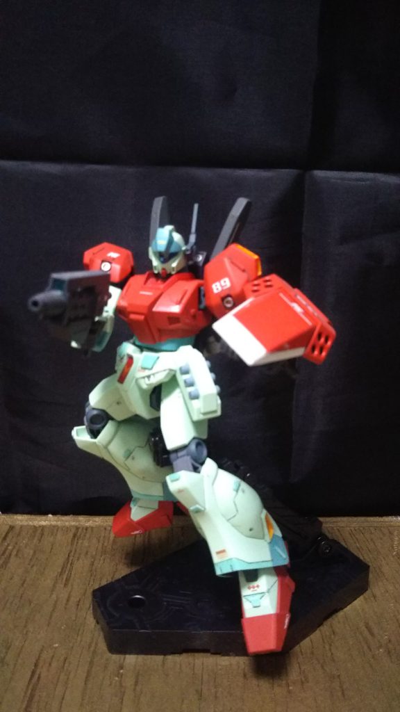 狙い撃ち。プレステのユニコーンのゲームをしてからずーっとジムカラーのジェガンを作りたいと思っていました。