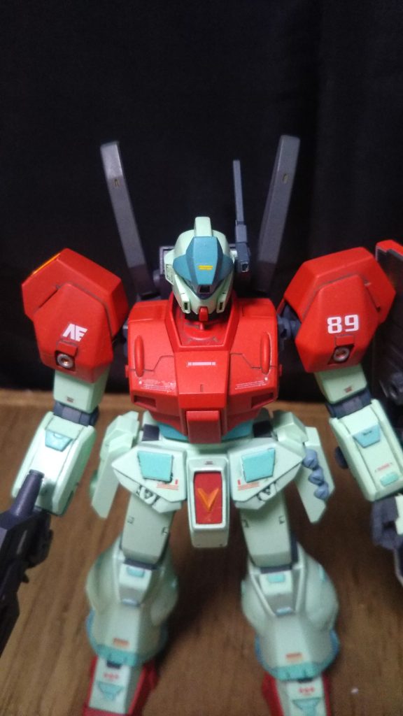 スジボリ、フロントアーマー追加、接着のみで製作中とれまくりました。強度不足❗️