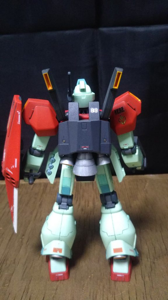 太もも、ダム部のスジボリ❗️シンメトリーとるには集中力が足りません。