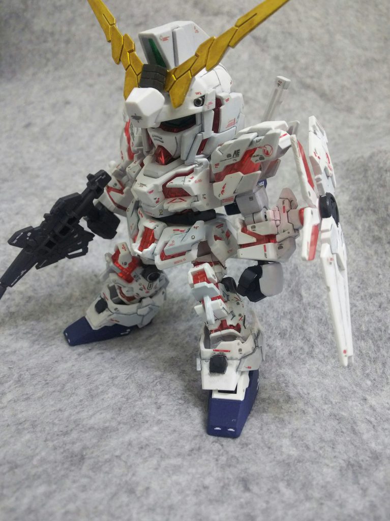 白は２色使ってRGっぽくしてみました