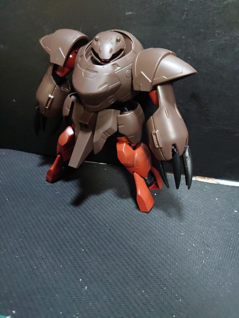 ゴッグやアッガイみたいなマホガニーベース
ヒキガエルをイメージしてます