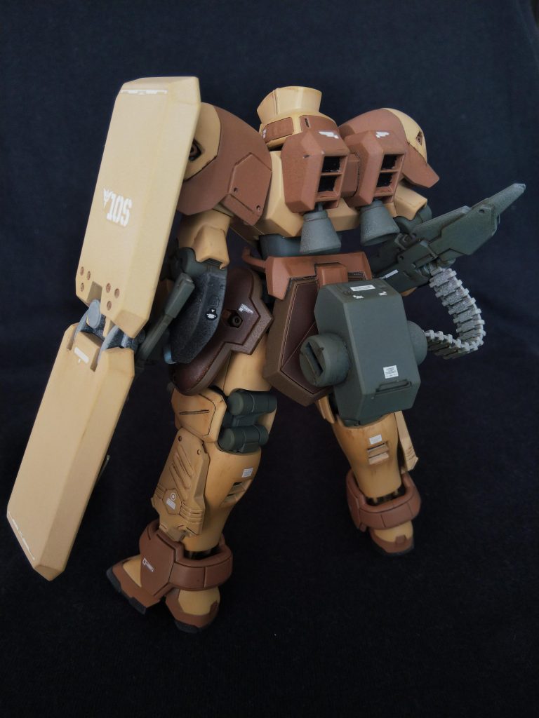 鉄血オプションセットやシュツルムガルス、BB戦士キャプテンガンダムのパーツを使用しています。