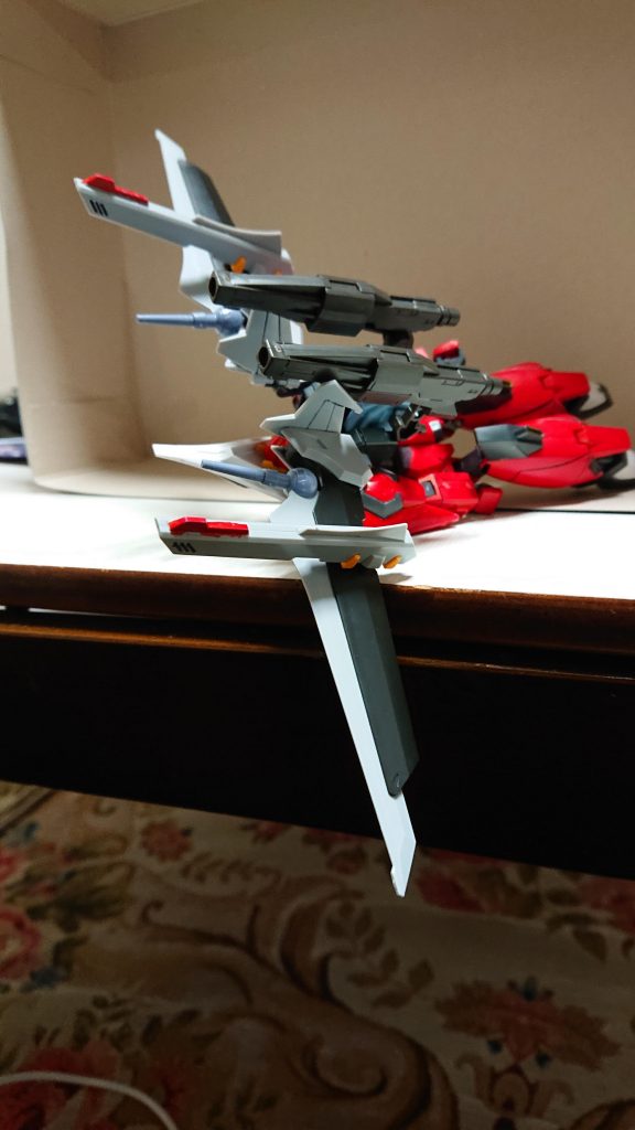 セイバーなんでやっぱり可変と、可変機構をオミット版も考えましたがそれはまたにします
因みに変更は一撃離脱形式でビームライフルは変形時棄ててその後は接近戦オンリーです