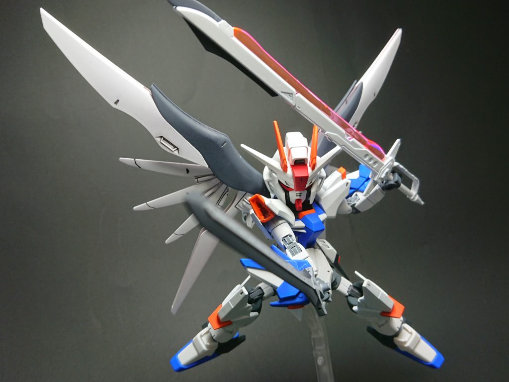 剣その3
デスティニーと言ったらアロンダイト！ということで色を変えて持たせています実体刃の部分はビーストマスターソードと合わせてダークグレーにしています
(やっぱり二刀流はカッコいい(*´ω｀*))