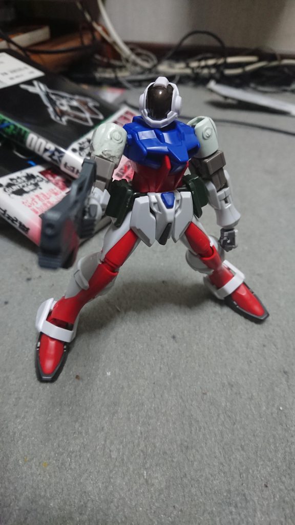 【ハンドガン】
Ftエレクトロニクス製の実弾式火器。取り回しがきく上、比較的安価な武装である。