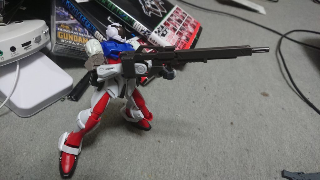 【ロングレンジビームライフル】
米・ガルフィアン社製のビームライフルをベースに、中・鵬亜公司が開発したビームライフル。威力はベースであるビームライフルに比べて、向上している。