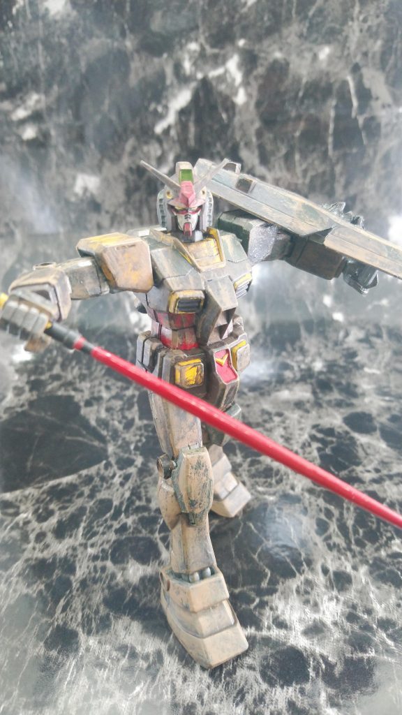 使用色はマホガニーと濃緑色、ウッドブラウンにレッドとキャラクターイエロー、軍艦色2とつや消し黒、ライトグリーンで筆塗り塗装した後にドライブラシで黒鉄色→ウッドブラウンでウェザリング、最後につや消しクリアーをスプレーで吹きました。
いい感じに土で汚れた感じが出せたかと思います。（ちょっとやり過ぎた気がしないでもない）