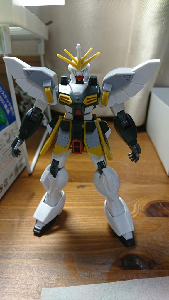 素組
肩アーマーの上が寂しかったので、プラ板を貼り付けて少しだけディテールアップしました。