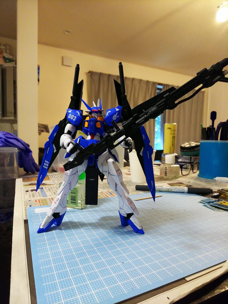 カラー構成
白・・クールホワイト(クレオス)
青・・アイスコバルトブルー(ガイア)
黄・・黄橙色(ガイア)
赤・・キャラクターレッド
グレー・・ネービーブルー(クレオス)
黒・・ミッドナイトブルー(クレオス)