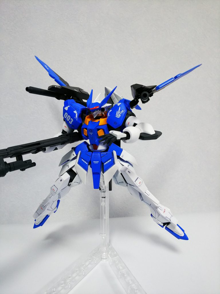 背部バインダーはアームアームズとコトブキヤのフレキシブルアームBを使用して、リフター状にすることも可能です。