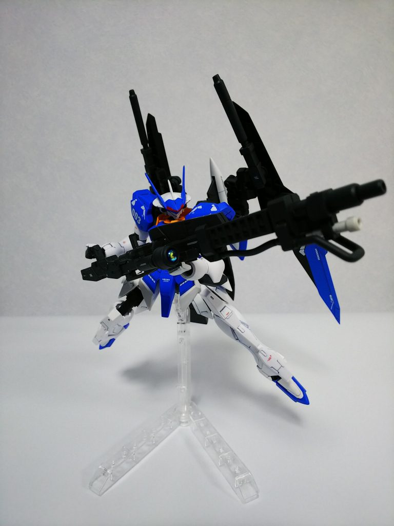 本体部
頭部・・ガデッサの顎を短縮しアンテナ  
       追加
胸部・・ラファエル
腰部・・フロントアーマーは左右を1.5ガ 
       ンダム中央部はラファエル
       サイド、リアはガデッサ
       胴体との接続部をイエサブのボ  
       ールジョイントに変更       
腕部・・ラファエル
脚部・・太腿はガデッサ
       すね部はラファエル
       足首は1.5ガンダム
武器・・ストライカージンクスのスマー  
       トガンにスコープ追加