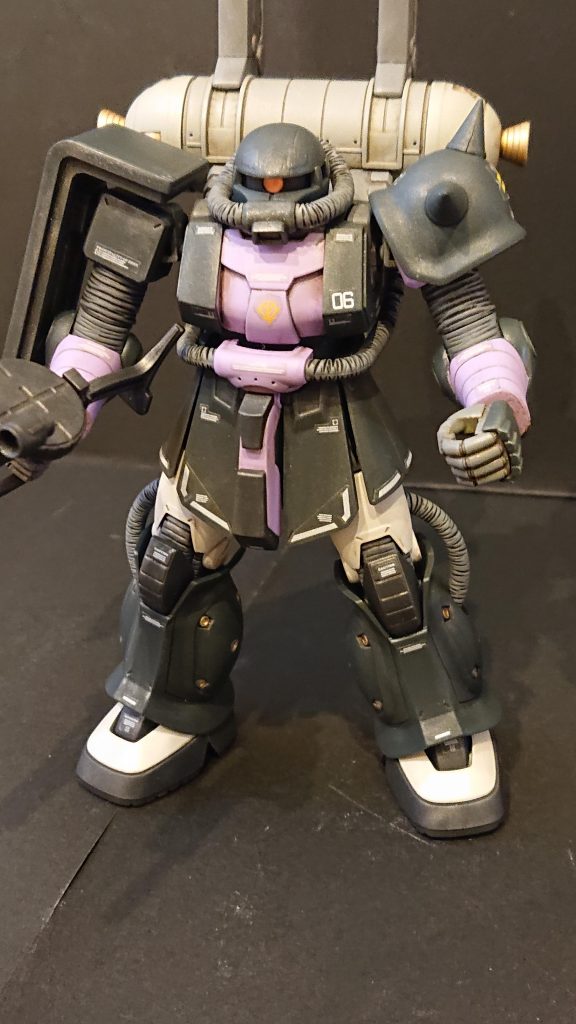 巨大なバックパックでも自立しました。