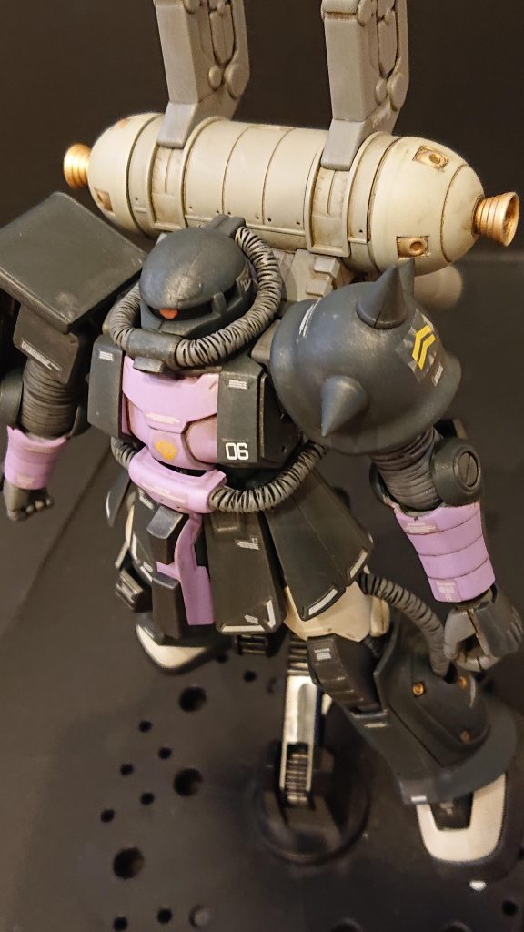 高機動型ザクっぽいのでこのカラーにしました。