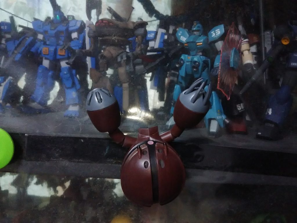 因みに磁石が入ってるので、当然金属のフレーム等にも付きますｗ