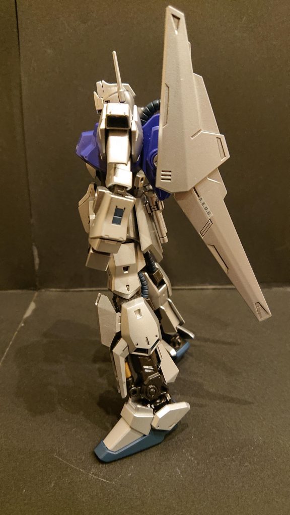 デカールはバインダーにエゥーゴのデカール位に抑えました。