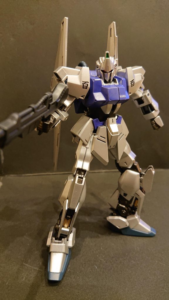 全体はシルバーリーフでスプレー塗装です。