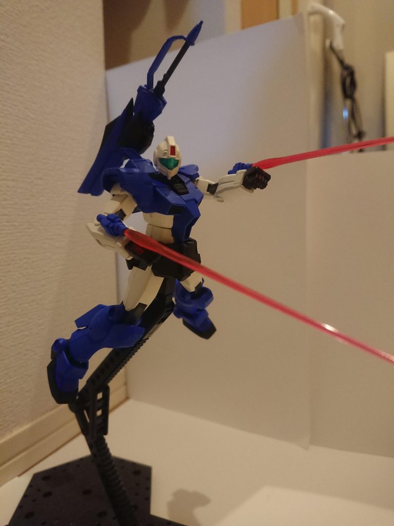 両腕からビームサーベル出したやつ~