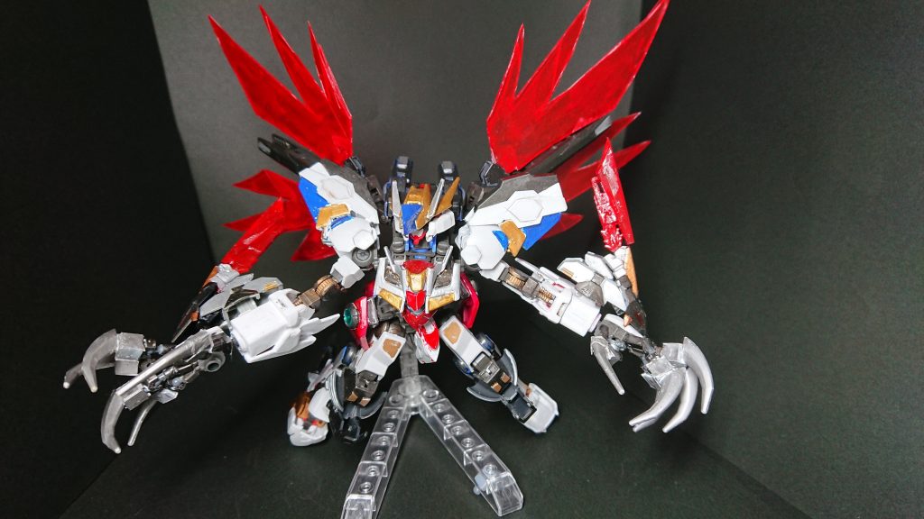 「リリースシステム」
背中のリアクターを全力稼働させることでリミッターの解除を負担、更なる性能解放を可能にする